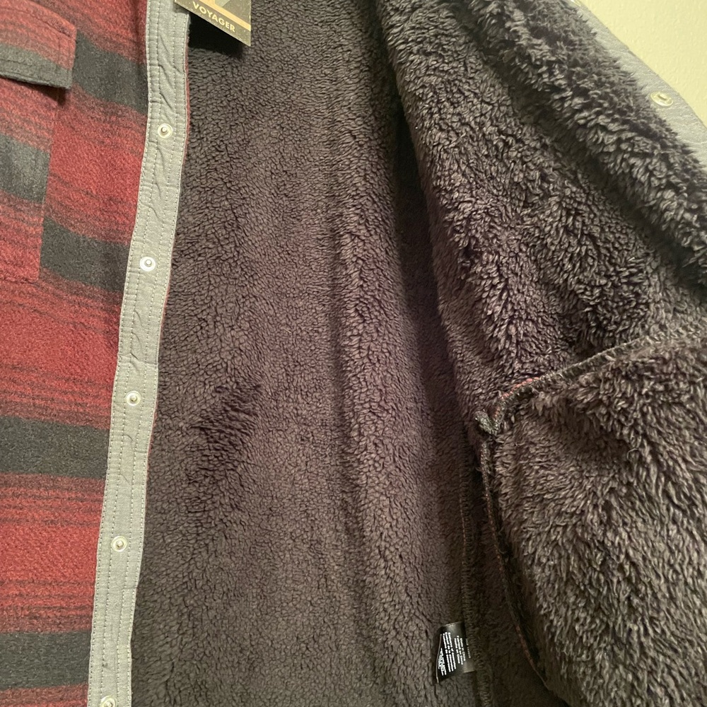 NWT Burgundy and Black Plaid Men's Fleece Jacket - Picture 6 of 10